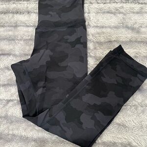 Lululemon Camo crop leggings